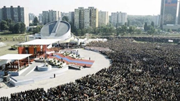 Vo farnosti Svätej rodiny si pripomenuli návštevu Jána Pavla II.
