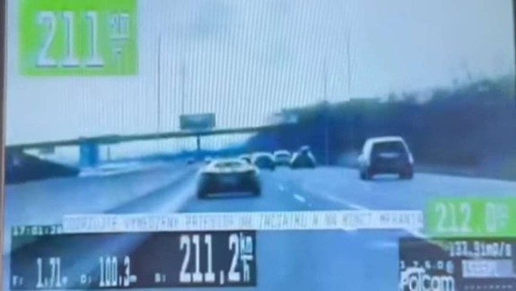 Vodič jazdil na diaľnici D1 rýchlosťou až 211 kilometrov za hodinu