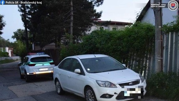 Bizarná krádež: Žena mu ukradla auto počas fajčiarskej prestávky