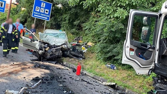 Tragické ráno na Gagarinovej: Vodič osobného auta vošiel do cesty nákladiaku