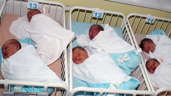 Ktoré mená dávali rodičia deťom v roku 2025 najčastejšie? Poznáme prvú dvadsiatku