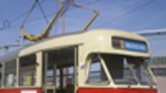 Vianočná električka bude jazdiť v uliciach mesta