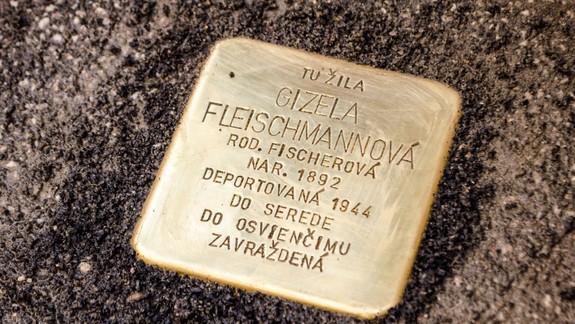 Obete nacistov pripomínajú ďalšie spomienkové kamene Stolpersteine