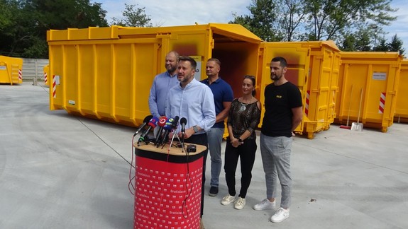 Odpadu sa zbavíte bezplatne a ekologicky: V Dúbravke otvorili nový zberný dvor