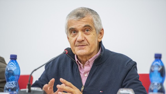 ROZHOVOR - Lekár Peter Tatár o starnutí Bratislavy: Senior centrá situáciu nezachránia, treba ísť inou cestou