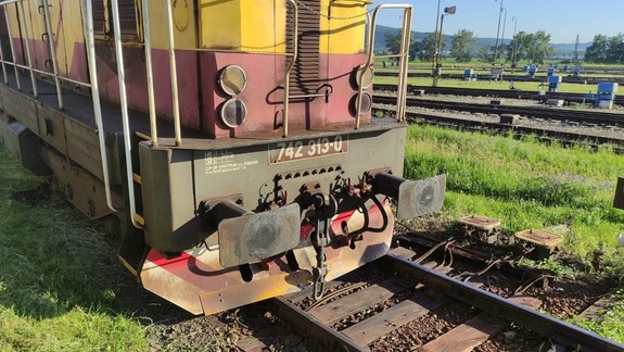 Na železničnej stanici Východné sa vykoľajil rušeň