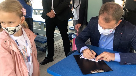 Nosenie rúšok sa od soboty opäť upraví