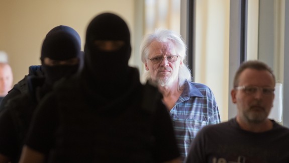 Obžalovaný sýkorovec Ivan C. je opäť na slobode s elektronickým náramkom