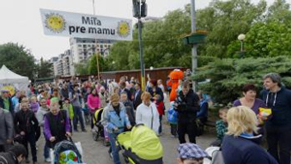 Pri štrkoveckom jazere sa bežala jubilejná Míľa pre mamu