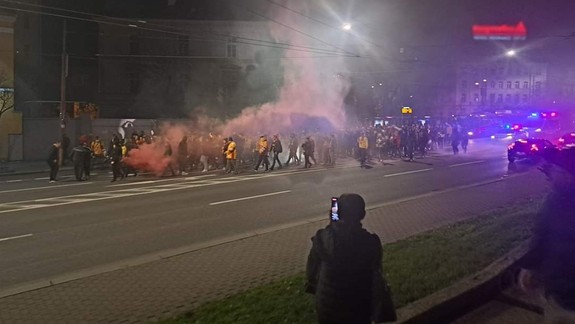 Winter Games: Policajti zasiahli voči vyčíňajúcim fanúšikom