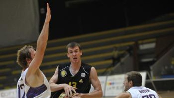 Basketbalisti Interu Bratislava podľahli Děčínu