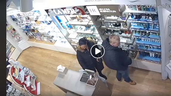 VIDEO: Nepoznáte náhodou týchto ľudí? Pri čine ich zachytila kamera