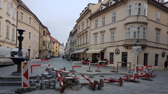 Všimli ste si rozkopané centrum mesta? Čo je za tým?