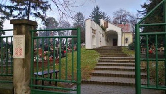Pribudnú tisíce hrobových miest, Pezinok pripravuje rozšírenie mestského cintorína