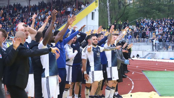 Slovan vyhral v Bystrici a získal 13. titul majstra Slovenska!