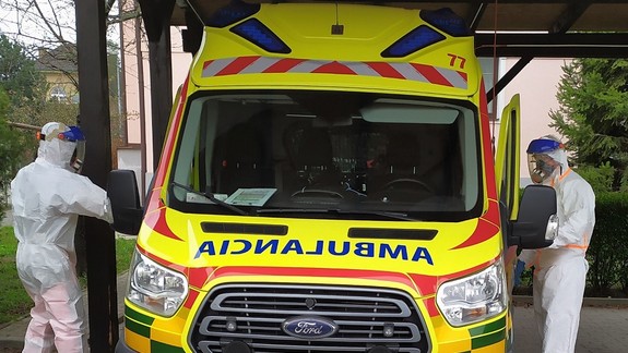 Zdravotní záchranári mali rušný Štedrý deň - zasahovali počas neho až v 1485 prípadoch