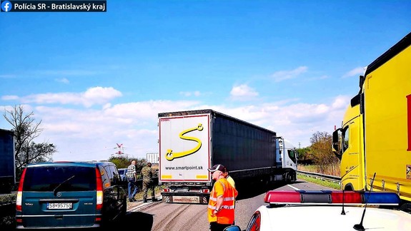 Polícia upozorňuje motoristov na veľké dopravné obmedzenie - čo sa ide na leto uzavrieť?