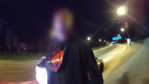 VIDEO: Jazdu dvoch nadrogovaných vodičov ukončili policajti