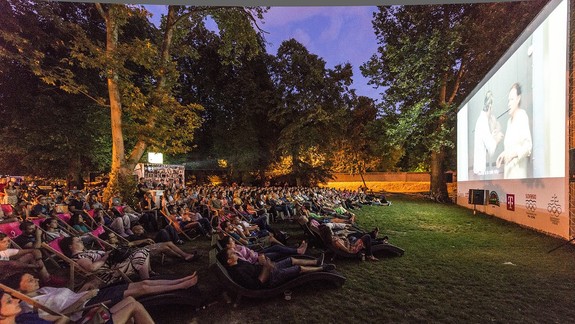 Letné kino opäť prichádza aj na pláž na nábreží