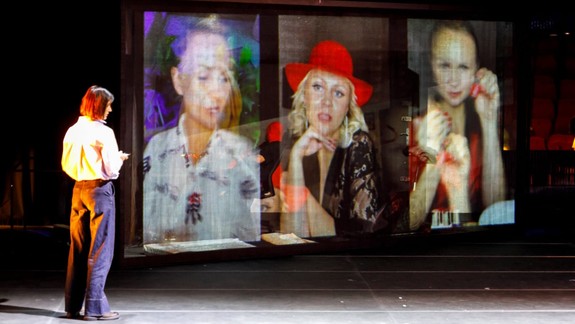 Premiéra: Zaujal vás fenomén stalkingu? Divadlo Aréna sa mu venuje v inscenácii Pokladík