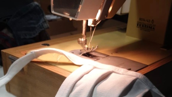 V Dúbravke dnes začnú rozdávať obyvateľom rúška - pomôžu aj nemocniciam na Kramároch