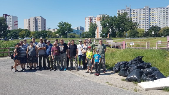 FOTO: Petržalskí rybári vyčistili Chorvátske rameno