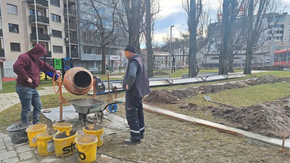 Zanedbané ihrisko pod hlavnou stanicou konečne vynovujú: Naozaj bude len pre deti VIP?