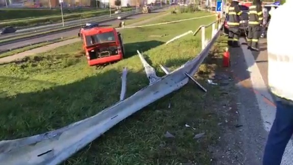 VIDEO: Pri Prístavnom moste došlo dnes k hrôzostrašne vyzerajúcej nehode autobusu č. 70