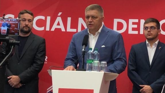 Fico vyzval Pellegriniho na odchod z postu v NRSR, vyriešiť chce i výbory