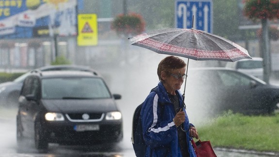 Meteorológovia hlásia opäť výstrahu pred búrkami: Výstraha platí do večera
