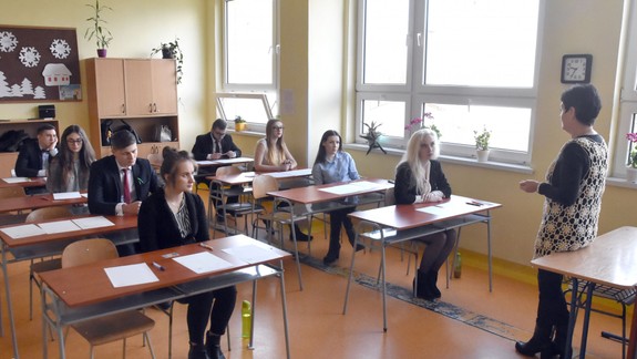 Na stredných školách sa začína maturitný týždeň - študentom dá zabrať slovenčina, matematika a cudzí jazyk