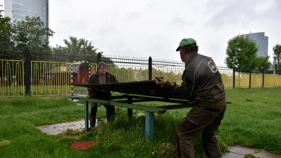FOTO: Skvelá správa pre amatérskych stolných tenistov - na Kuchajde obnovujú ping-pongové stoly...