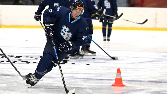Hokejisti Slovana začali s prípravou na novú sezónu, na ľad už vykorčuľovala aj nová posila - Tomáš Marcinko