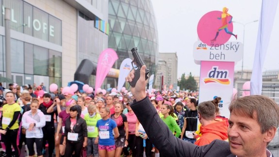 Ani nepriaznivé počasie neodradilo v sobotu stovky žien od behania