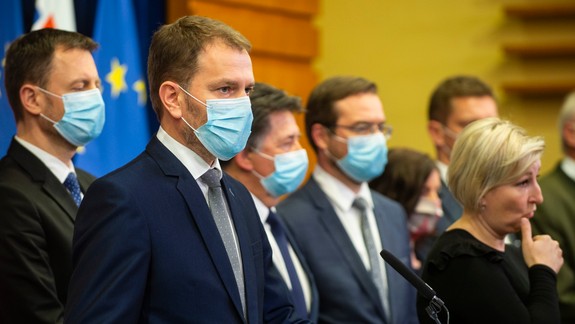 Vláda dnes rozhoduje o vyhlásení núdzového stavu aj reforme súdnictva