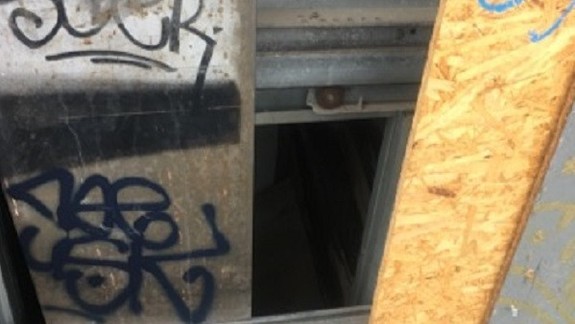 Ako z hororu: Výťahy na Moste Apollo sú dlhodobo hanbou mesta