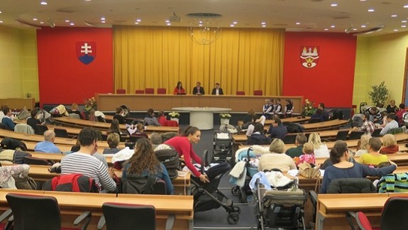 Ružinovskí rodičia môžu požiadať o príspevok po narodení dieťaťa