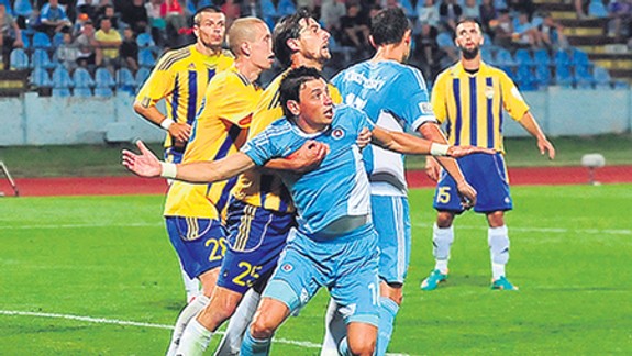 Futbalistom Slovana začiatok sezóny nevyšiel, doma stratili body s DAC