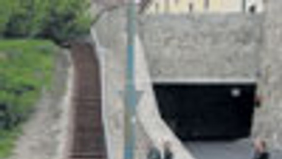 Schody prepojili promenádu nad Zámockou