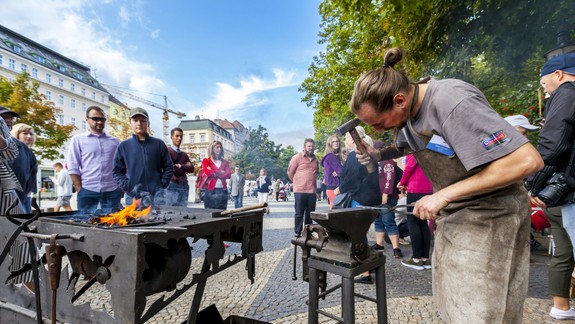 Do ulíc Starého Mesta zavítajú majstri ľudovej umeleckej výroby