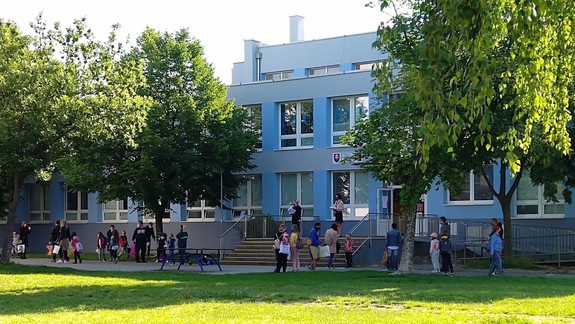 Školami v Ružinove sa šíri koronavírus. Starosta Chren prezradil detaily