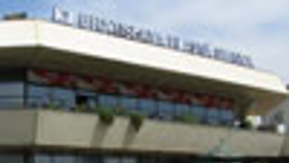 Na otvorenie stanice pre bezdomovcov doplatia cestujúci