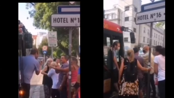 VIDEO: Cestujúci slovne napadli vodiča MHD - ten ich vyhodil z vozidla, lebo si odmietli nasadiť rúška...