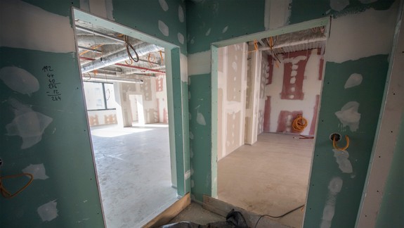 FOTO: Rekonštrukcia SNG má byť dokončená v júli 2021, s interiérom v máji 2022