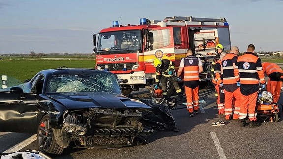 Vážna nehoda: Medzi Mostom pri Bratislave a Studeným sa zrazili sa tri autá