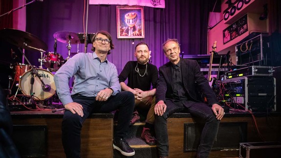 VIDEO: Bývalý minister kultúry Marek Maďarič otextoval pesničky na novom albume Stigmy