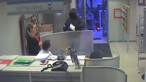 V Rači na Detvianskej ulici v piatok vylúpili banku