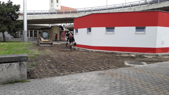 Zanedbaný priestor pod Mostom SNP už upravujú: Čo sa zmení za 33-tisíc eur?