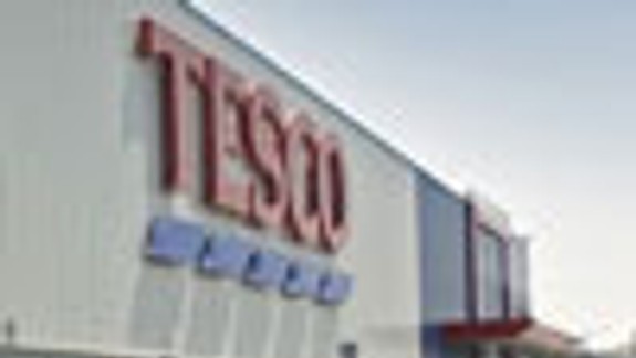 V hypermarkete v Lamači sú vraj tri bomby