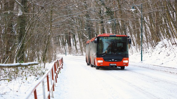 Na Železnú studničku jazdí počas víkendu kĺbový autobus MHD